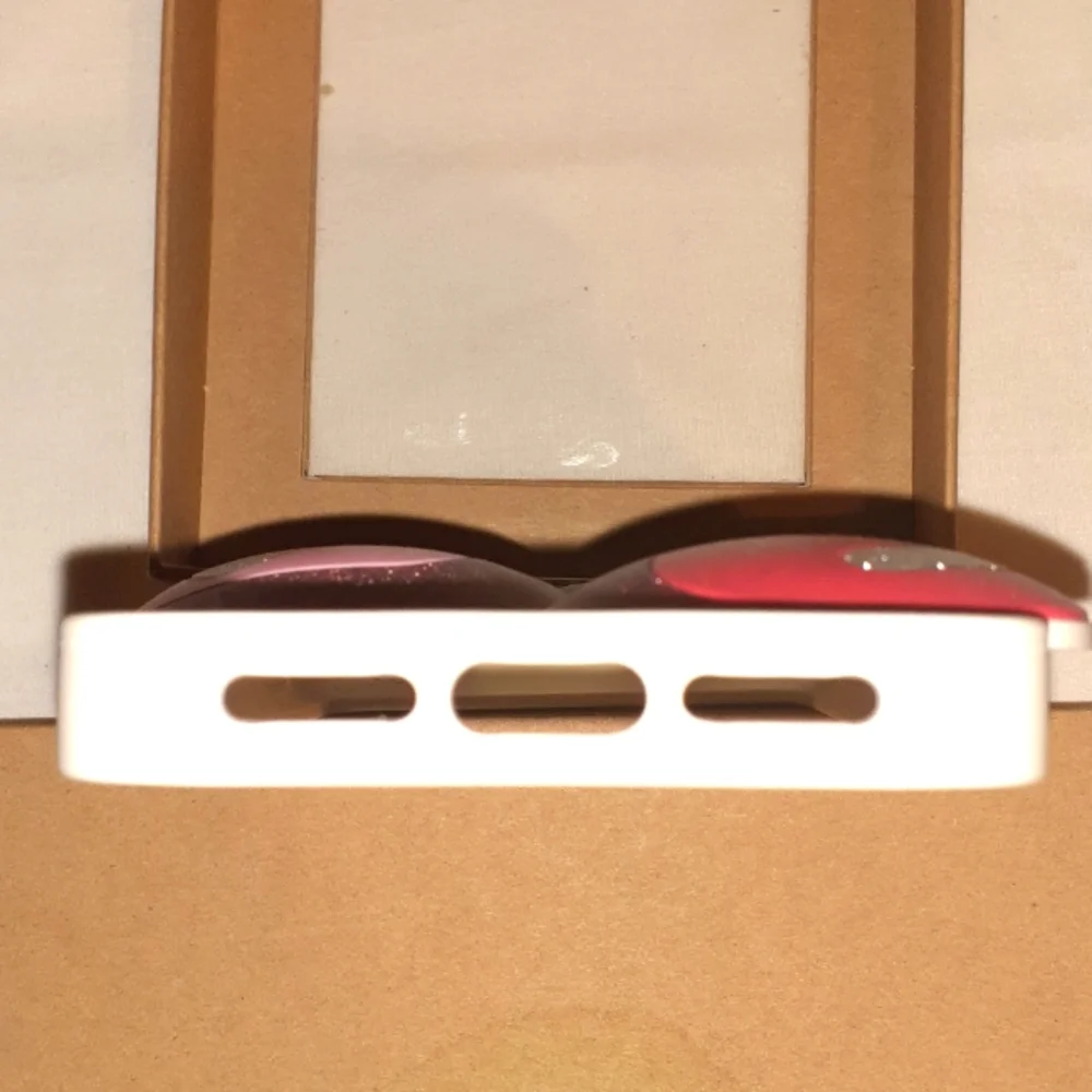 (COACH F65093) IPHONE X/XS SILICONE CASE WHITE WITH OVERSIZED CHERRY RED PINK